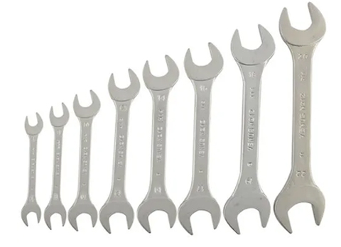 jack and wheel spanner